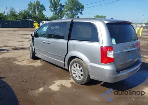 2016 Chrysler Town & Country Touring из США, поврежденный, VIN 2C4RC1BG0GR281800